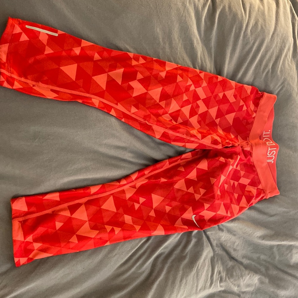 Gently worn size S Nike leggings.